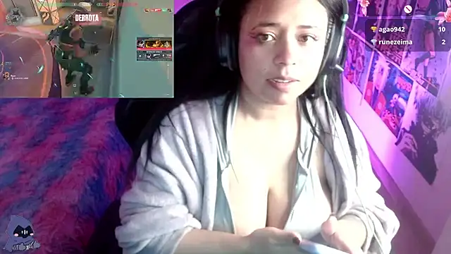 Snapshot of Emmachan19 chatting on 03-04-25, 01:23 Emmachan19 online show from 03-04-25, 01:23