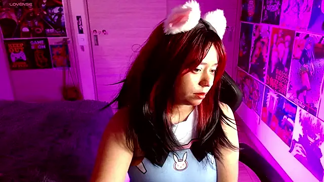 Emmachan19 online show from 11-24-25, 06:57