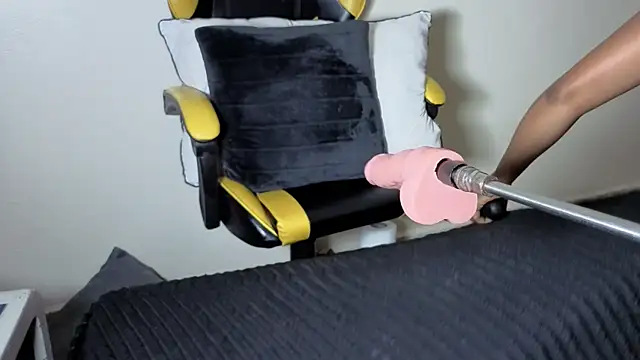 Snapshot of sexycabdy chatting on 12-05-25, 02:03 sexycabdy online show from 12-05-25, 02:03