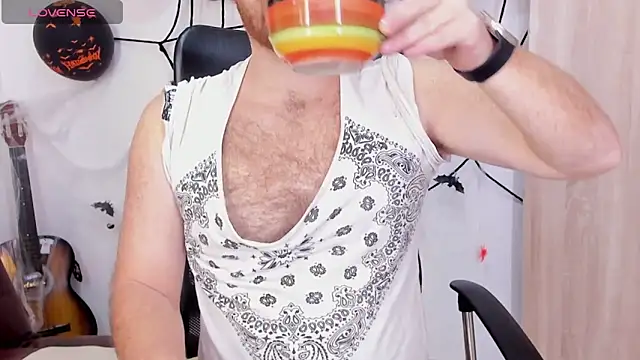 Snapshot of michacosio chatting on 11-02-25, 04:26 michacosio online show from 11-02-25, 04:26