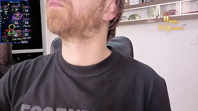 Snapshot of michacosio chatting on 11-09-25, 02:43 michacosio online show from 11-09-25, 02:43