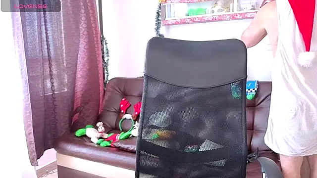 Snapshot of michacosio chatting on 12-01-25, 02:22 michacosio online show from 12-01-25, 02:22