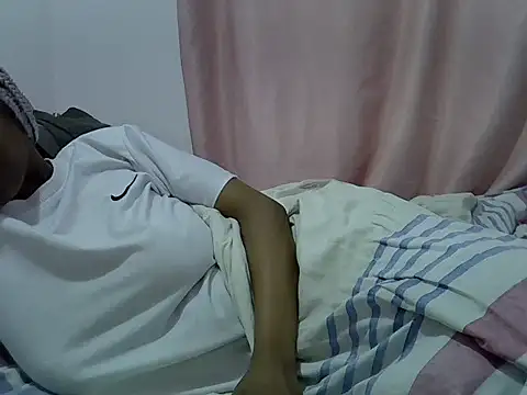 prettybeee online show from 04-28-26, 02:27