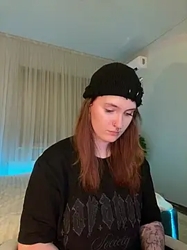 Snapshot of _Chlo__e chatting on 02-03-25, 02:14 Chlo e online show from 02-03-25, 02:14