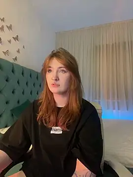 Snapshot of _Chlo__e chatting on 02-10-25, 04:19 Chlo e online show from 02-10-25, 04:19