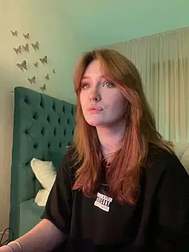  Chlo  e online show from 02-26-25, 10:42