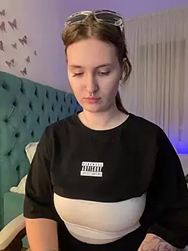 Snapshot of _Chlo__e chatting on 03-13-25, 02:49 Chlo e online show from 03-13-25, 02:49