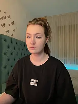  Chlo  e online show from 03-22-25, 11:09