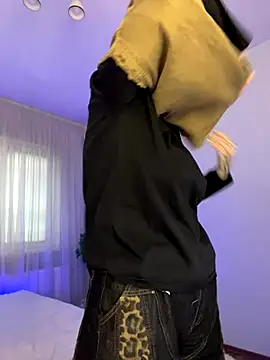  Chlo  e online show from 09-20-25, 12:39