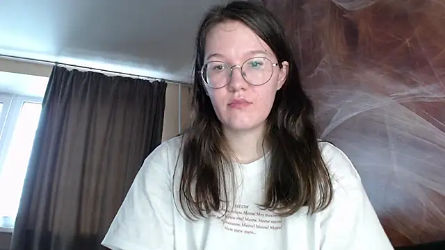 Snapshot of MiriamOr chatting on 01-17-25, 10:11 MiriamOr online show from 01-17-25, 10:11