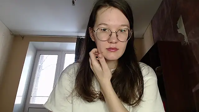 Snapshot of MiriamOr chatting on 02-08-25, 07:26 MiriamOr online show from 02-08-25, 07:26