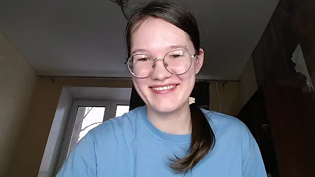 Snapshot of MiriamOr chatting on 02-13-25, 01:26 MiriamOr online show from 02-13-25, 01:26