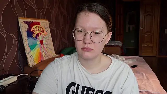 Snapshot of MiriamOr chatting on 10-31-25, 07:42 MiriamOr online show from 10-31-25, 07:42