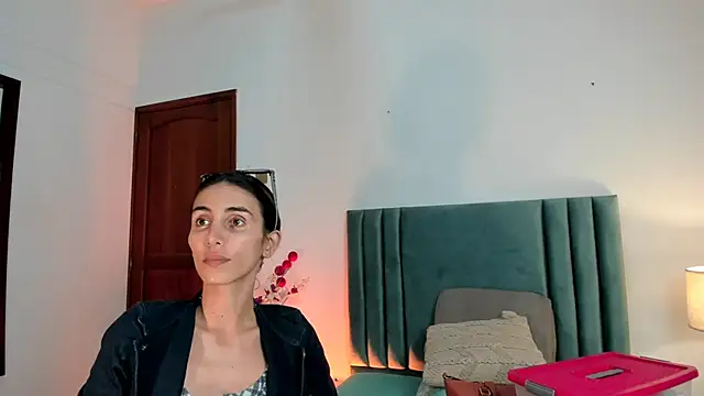 Nina Cavaali online show from 12-23-24, 06:05