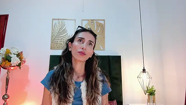 Nina Cavaali online show from 12-31-24, 04:35