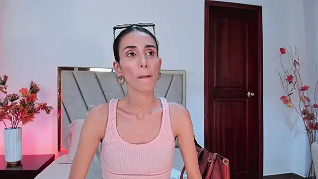 Nina Cavaali online show from 01-08-25, 06:09