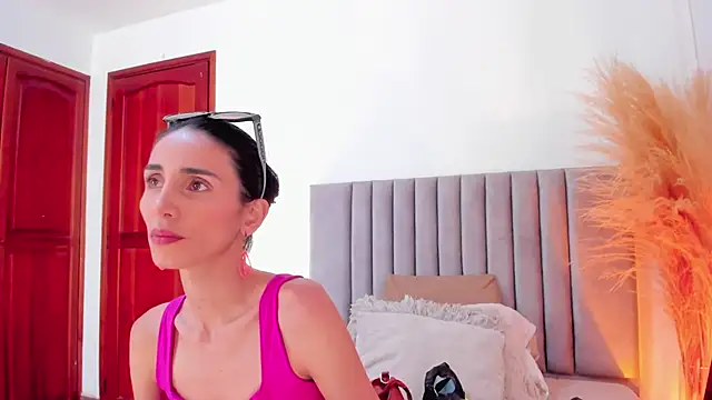 Nina Cavaali online show from 01-21-25, 06:12