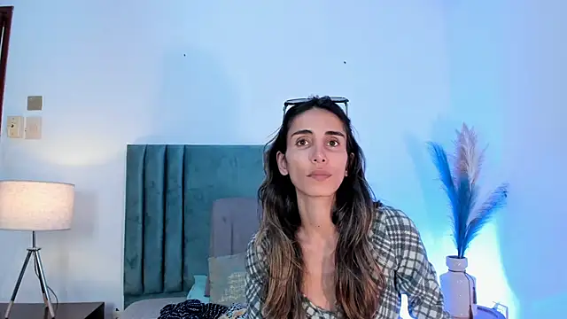 Nina Cavaali online show from 02-10-25, 05:52