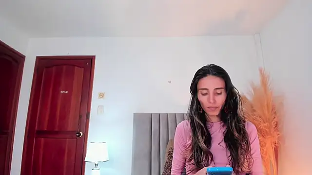 Nina Cavaali online show from 03-18-25, 06:04