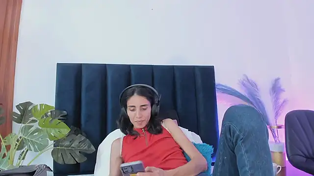 Nina Cavaali online show from 09-12-25, 06:30