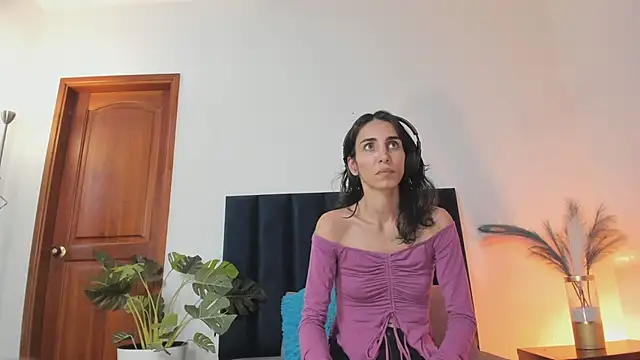 Nina Cavaali online show from 09-16-25, 06:20