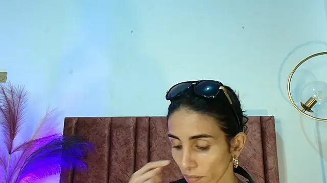 Nina Cavaali online show from 09-20-25, 06:20