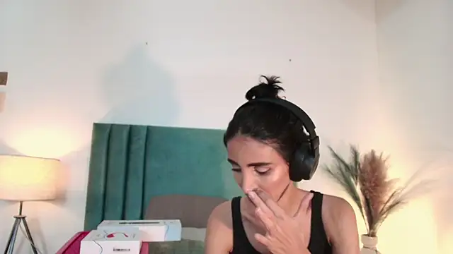 Nina Cavaali online show from 09-23-25, 06:22