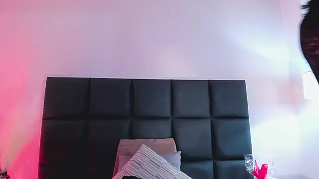 Nina Cavaali online show from 09-24-25, 08:01