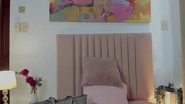 Nina Cavaali online show from 10-07-25, 11:51