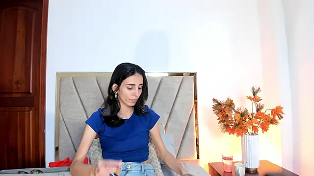 Nina Cavaali online show from 10-14-25, 06:31