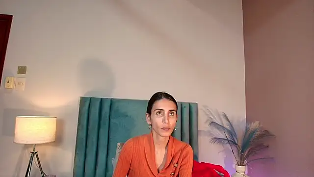 Nina Cavaali online show from 11-06-25, 05:58