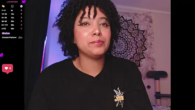 Snapshot of michell_bling1 chatting on 03-02-25, 05:01 michell bling1 online show from 03-02-25, 05:01