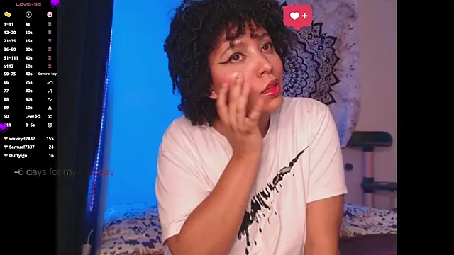 Snapshot of michell_bling1 chatting on 03-12-25, 09:44 michell bling1 online show from 03-12-25, 09:44