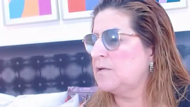 Snapshot of sandra_20 chatting on 11-12-25, 10:48 sandra 20 online show from 11-12-25, 10:48