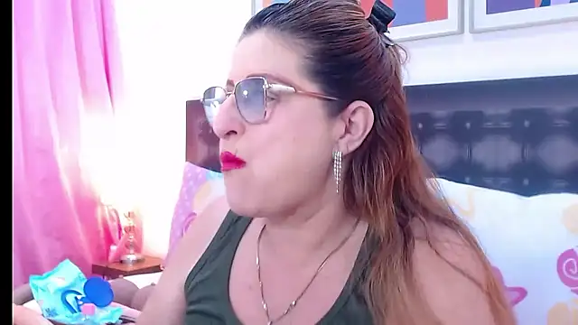 sandra 20 online show from 12-22-25, 10:45