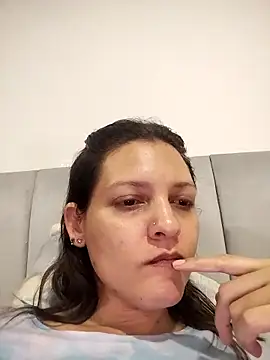 Snapshot of Mia_Hampton chatting on 02-20-25, 08:36 Mia Hampton online show from 02-20-25, 08:36