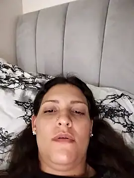 Snapshot of Mia_Hampton chatting on 03-19-25, 08:43 Mia Hampton online show from 03-19-25, 08:43