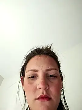 Snapshot of Mia_Hampton chatting on 03-21-25, 05:45 Mia Hampton online show from 03-21-25, 05:45