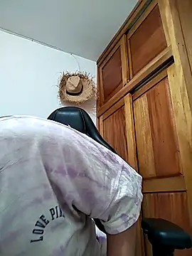 Snapshot of Mia_Hampton chatting on 09-17-25, 07:48 Mia Hampton online show from 09-17-25, 07:48