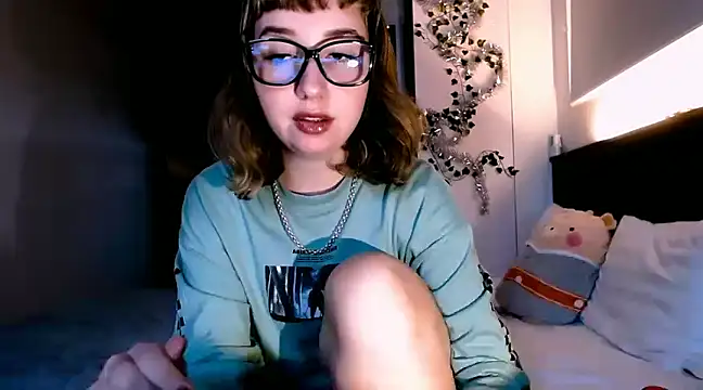 Snapshot of Cosmo_Riri chatting on 12-29-24, 04:38 Cosmo Riri online show from 12-29-24, 04:38