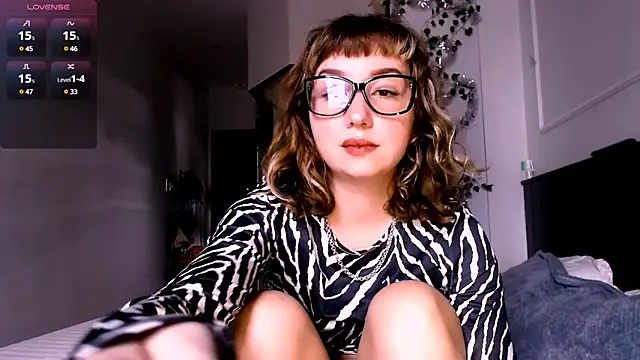 Snapshot of Cosmo_Riri chatting on 01-13-25, 06:38 Cosmo Riri online show from 01-13-25, 06:38