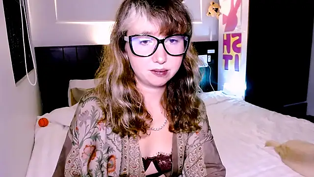 Snapshot of Cosmo_Riri chatting on 10-26-25, 01:50 Cosmo Riri online show from 10-26-25, 01:50