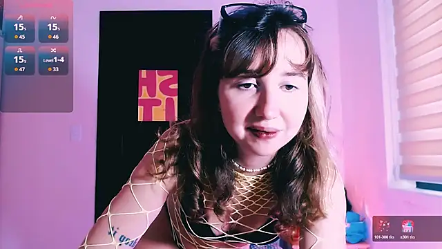 Snapshot of Cosmo_Riri chatting on 11-23-25, 06:46 Cosmo Riri online show from 11-23-25, 06:46