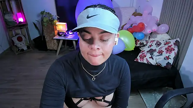 Cuttiealice online show from 01-19-25, 06:09