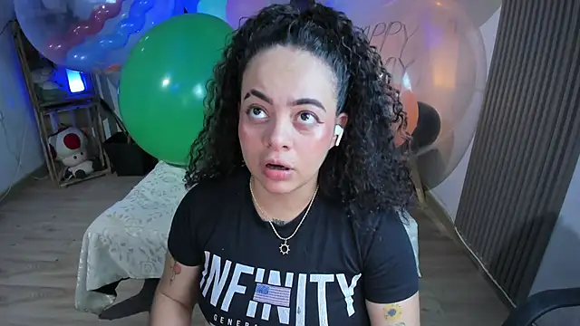 Cuttiealice online show from 01-23-25, 03:32