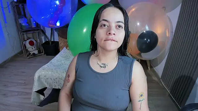 Cuttiealice online show from 01-25-25, 01:08