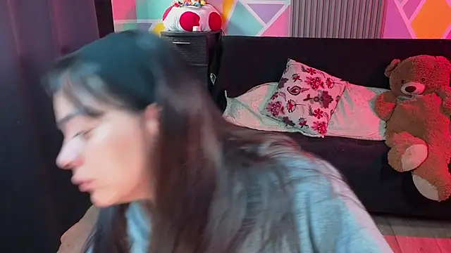 Cuttiealice online show from 09-18-25, 04:53