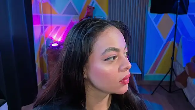 Cuttiealice online show from 10-17-25, 01:57