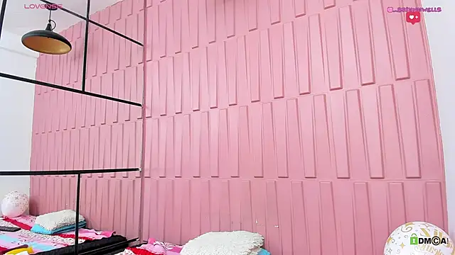 Briana Wells  online show from 12-21-24, 09:15