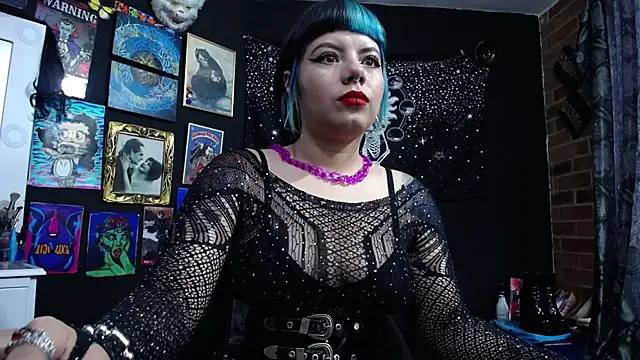 Snapshot of Yourmadame_P chatting on 02-11-25, 05:40 Yourmadame P online show from 02-11-25, 05:40